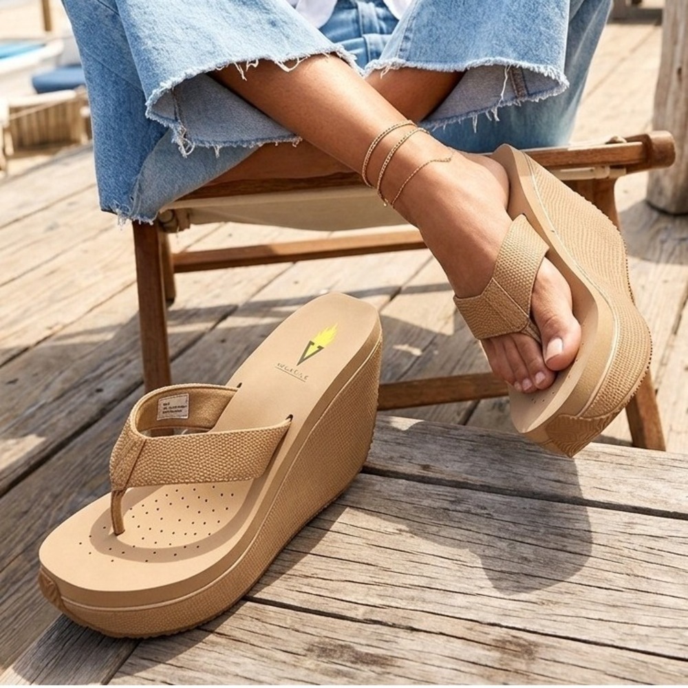 Y2K Volatile Flame Logo Sz 9 Tan Snake Embossed Platform Wedge Flip Flop Sandal